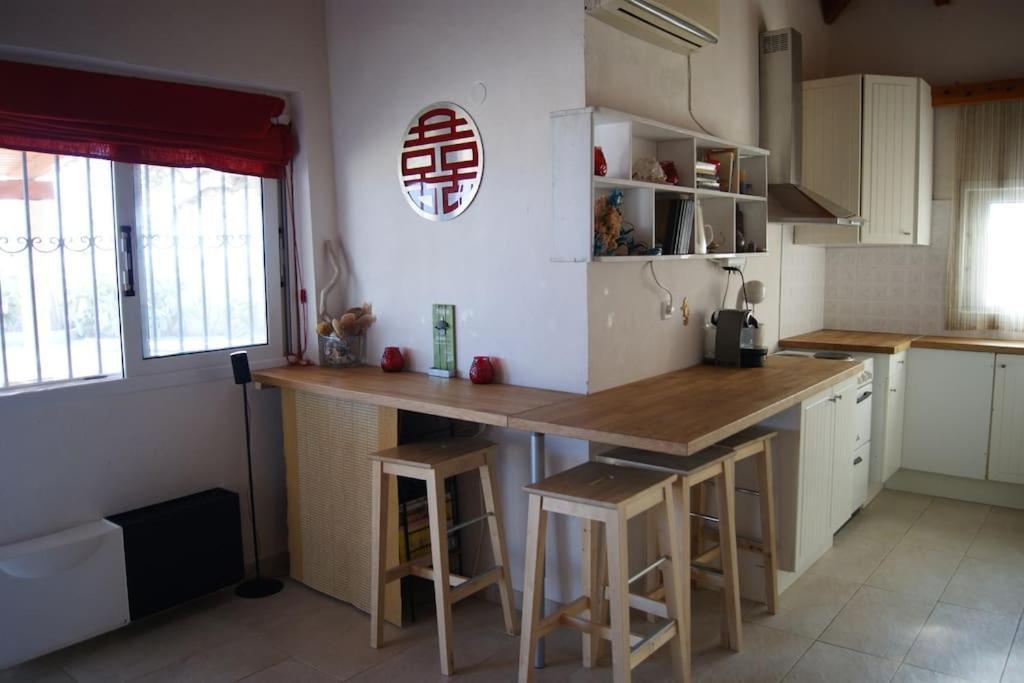 House By The Sea At Skaloma, Loutraki Villa Vuliagménisz-tó Kültér fotó